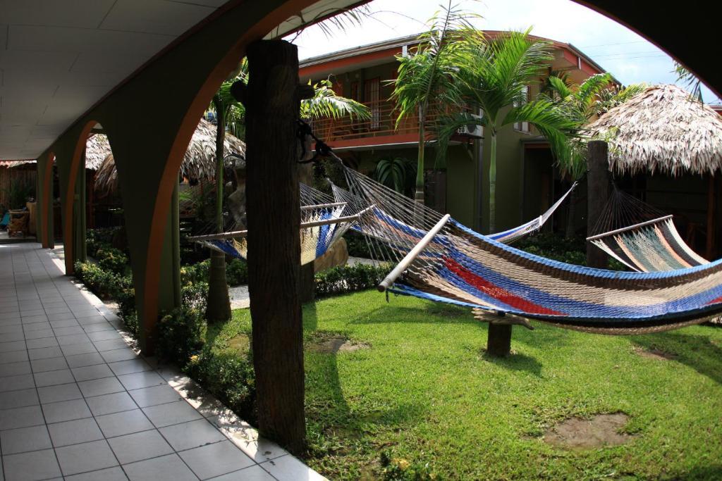 Hostel Backpackers La Fortuna Exterior foto